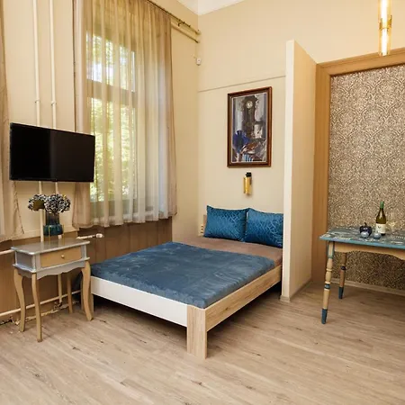 Szive - Becsi Szinek Apartman شقة