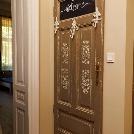 شقة Szive - Becsi Szinek Apartman