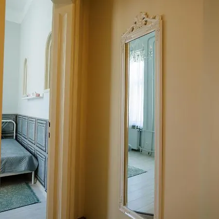 Szive - Becsi Szinek Apartman * سيغيد