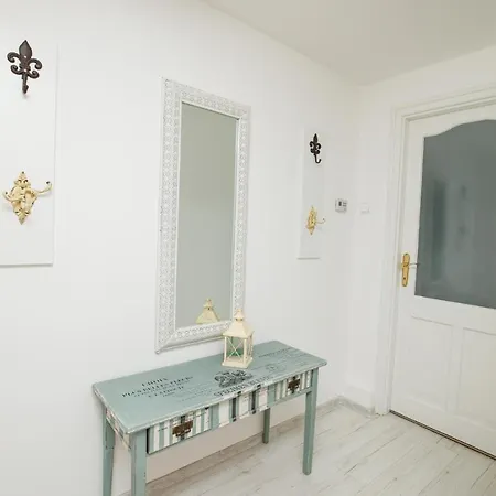 Szive - Becsi Szinek Apartman