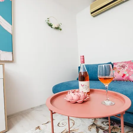 Szive - Becsi Szinek Apartman شقة *