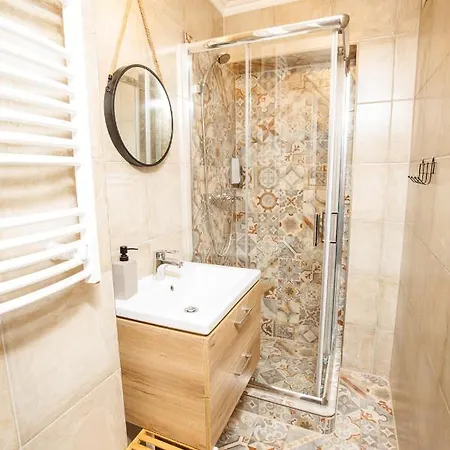 Szive - Becsi Szinek Apartman شقة سيغيد