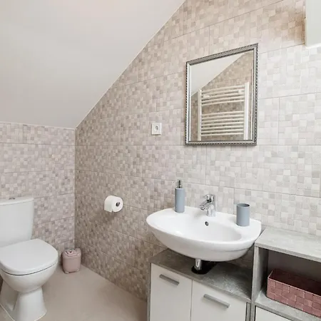شقة Szive - Becsi Szinek Apartman سيغيد