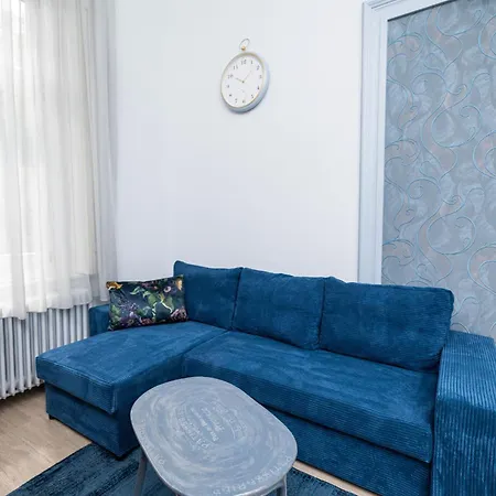 Szive - Becsi Szinek Apartman * Segedyn