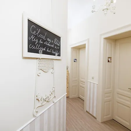 Szive - Becsi Szinek Apartman Apartament *
