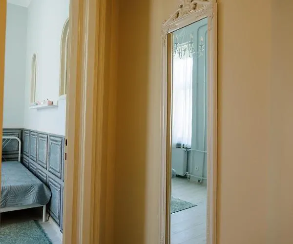 Szive - Becsi Szinek Apartman * Segedyn
