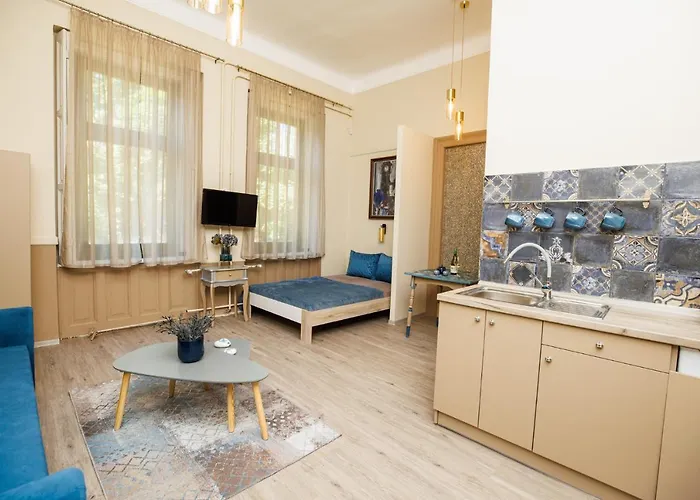 Szive - Becsi Szinek Apartman Segedyn