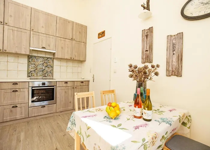 Szive - Becsi Szinek Apartman Apartament Segedyn