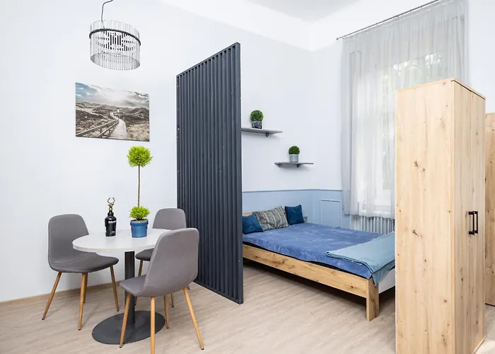Szive - Becsi Szinek Apartman Segedyn