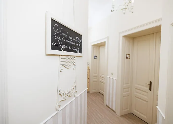 Szive - Becsi Szinek Apartman Apartament *