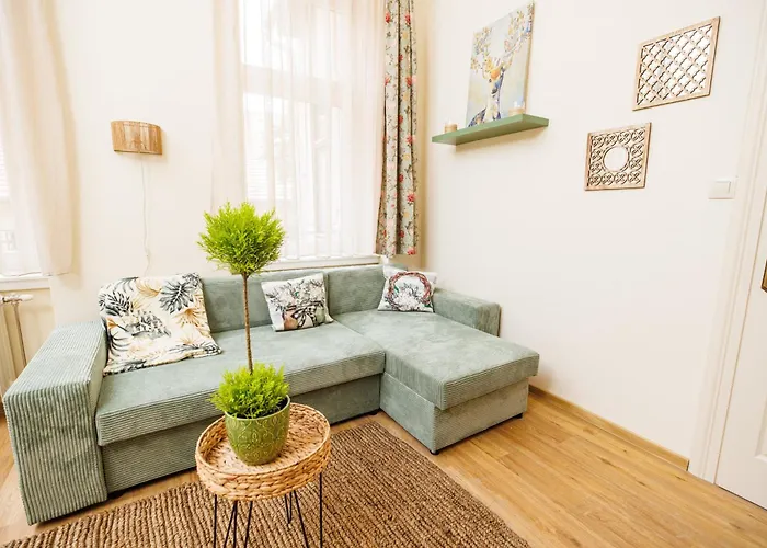 Szive - Becsi Szinek Apartman * Segedyn